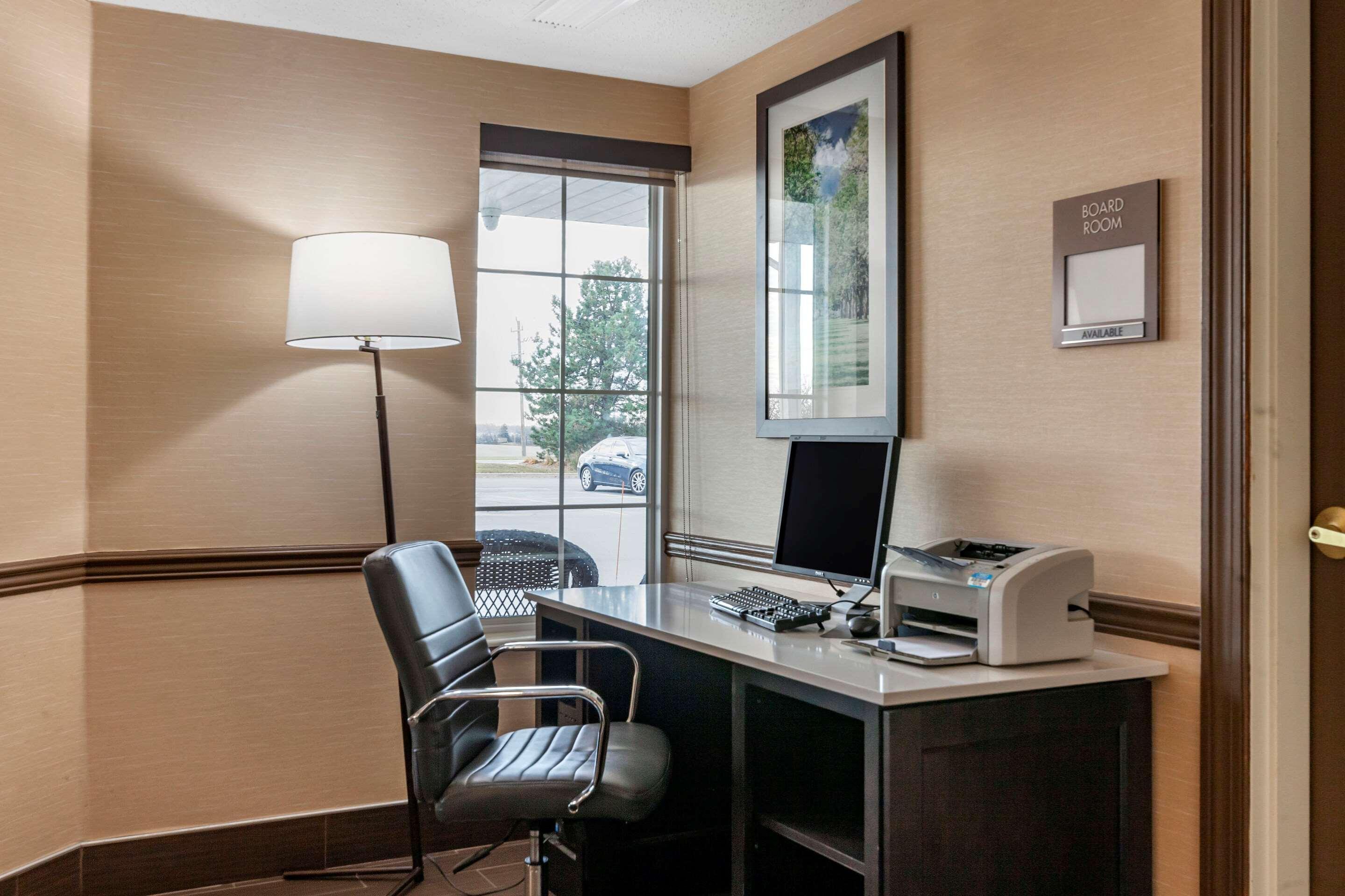 Comfort Inn & Suites Geneva- West Chicago Екстер'єр фото