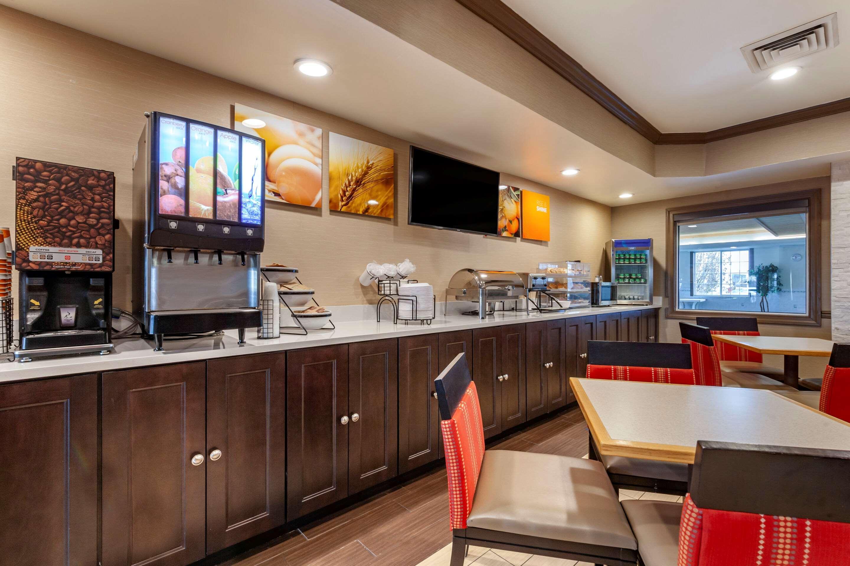Comfort Inn & Suites Geneva- West Chicago Екстер'єр фото