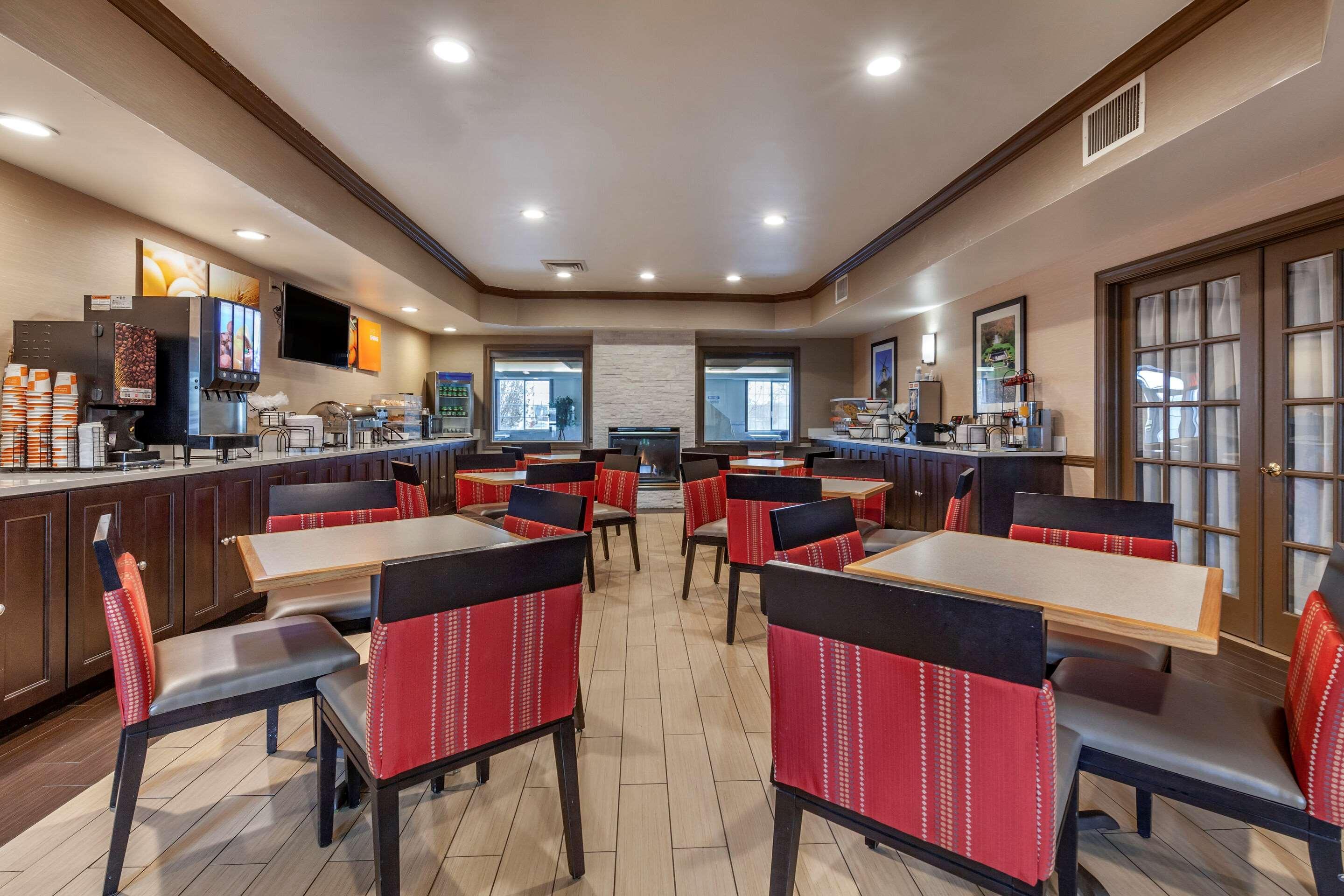 Comfort Inn & Suites Geneva- West Chicago Екстер'єр фото