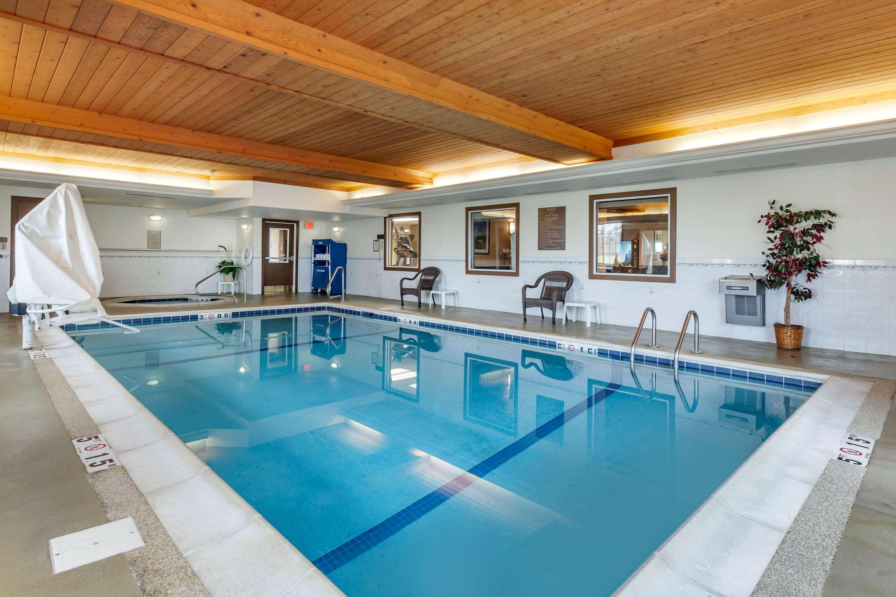 Comfort Inn & Suites Geneva- West Chicago Екстер'єр фото
