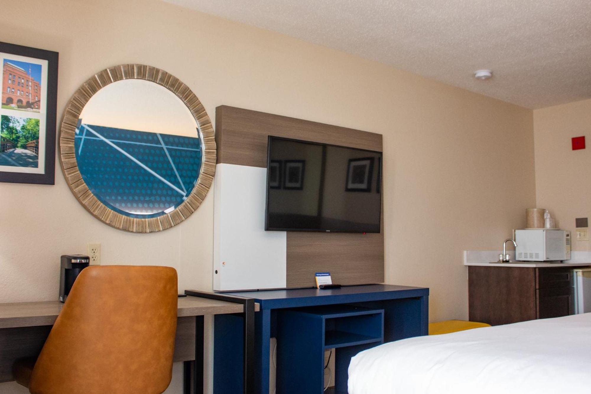 Comfort Inn & Suites Geneva- West Chicago Екстер'єр фото