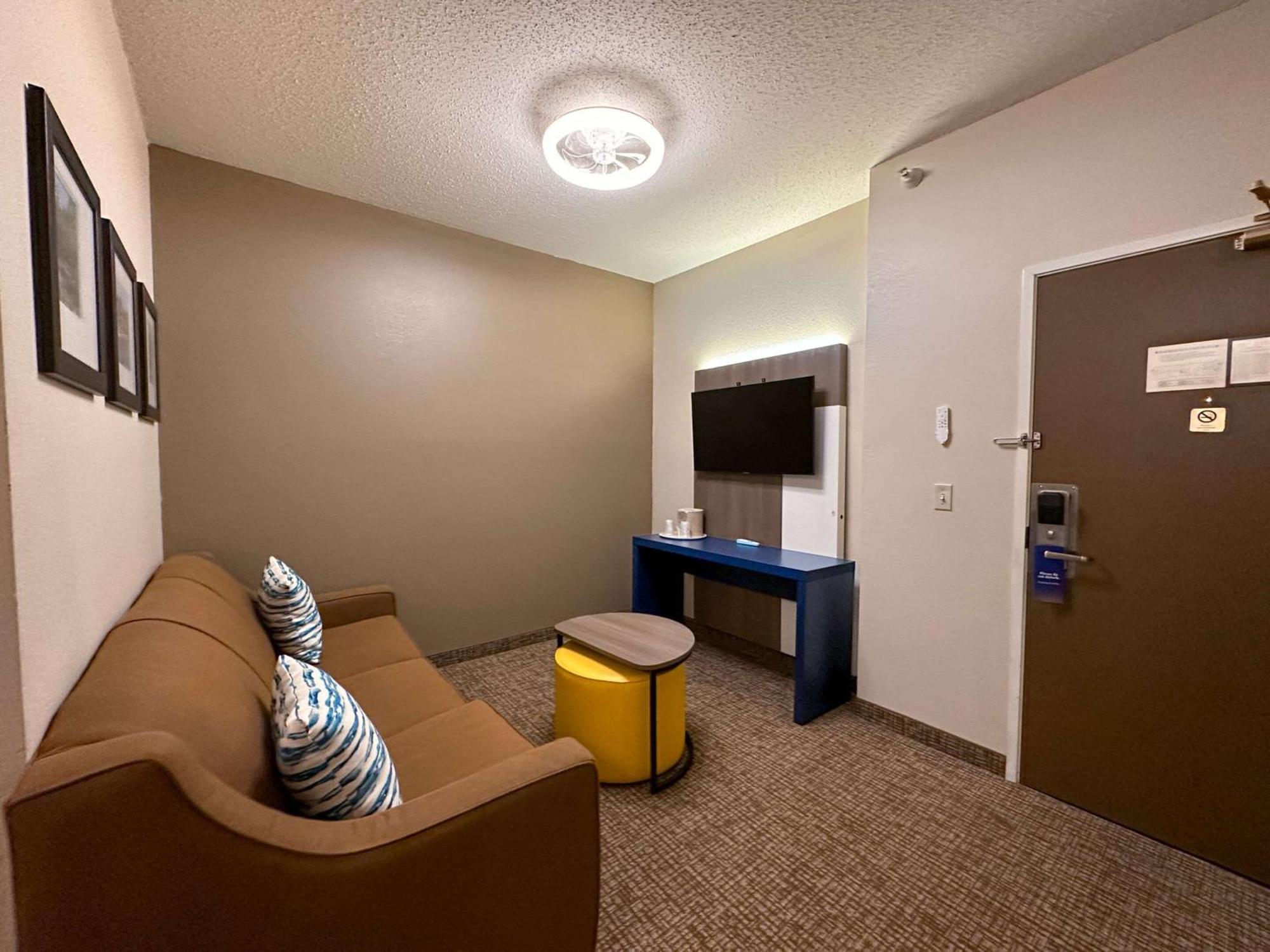 Comfort Inn & Suites Geneva- West Chicago Екстер'єр фото