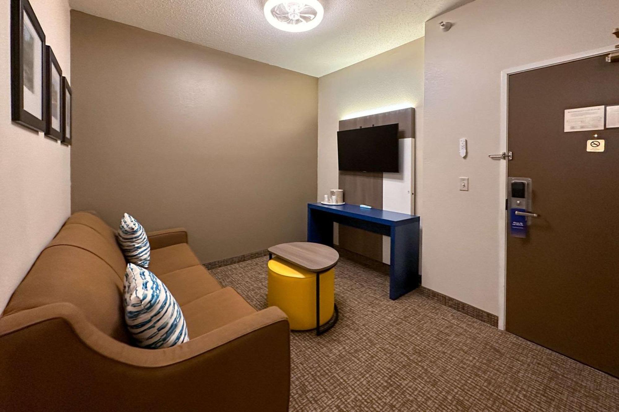 Comfort Inn & Suites Geneva- West Chicago Екстер'єр фото