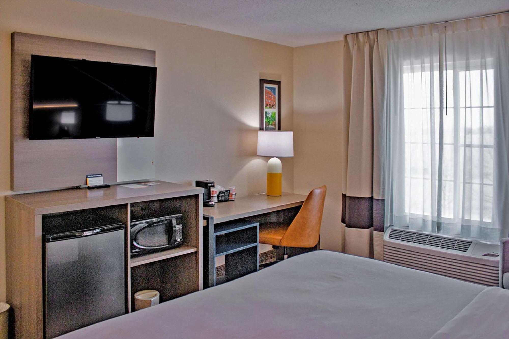 Comfort Inn & Suites Geneva- West Chicago Екстер'єр фото